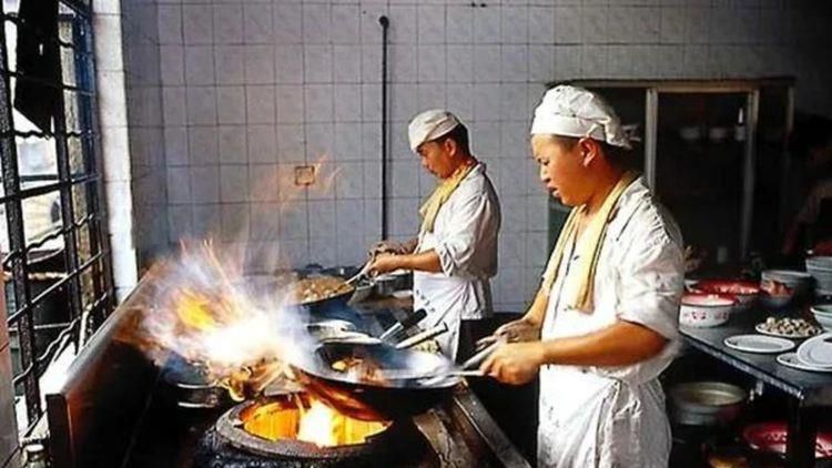 校花开腿让我爽了一夜小说